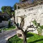 Villa Breathtaking Scenic With Pool