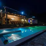 Breathtaking Scenic With Pool