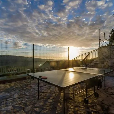 Breathtaking Scenic With Pool *