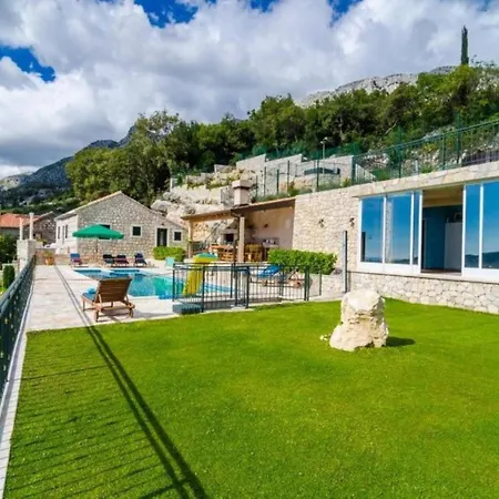 Breathtaking Scenic With Pool Вилла
