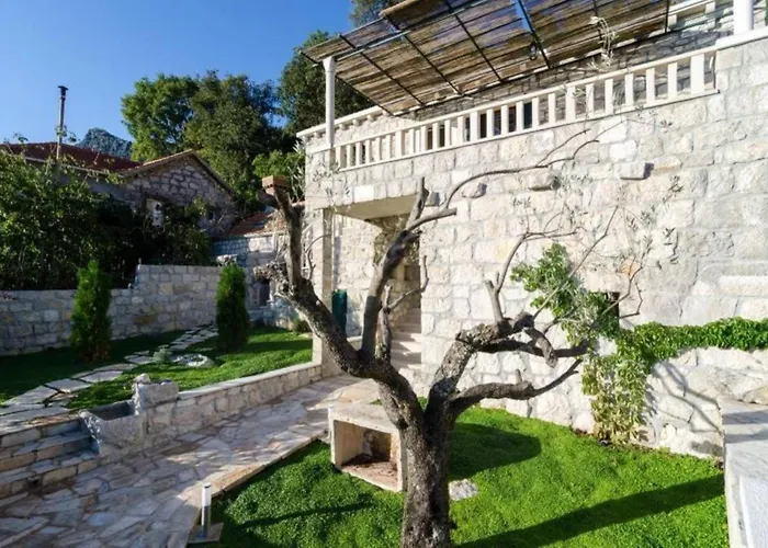 Villa Breathtaking Scenic With Pool