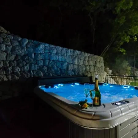 Breathtaking Scenic With Pool Dubravka