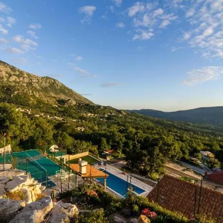 Villa Breathtaking Scenic With Pool *