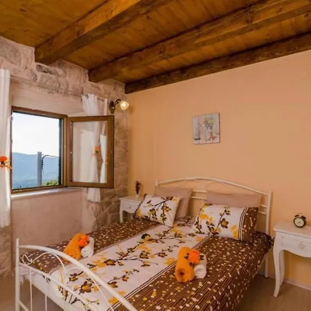 Breathtaking Scenic With Pool *