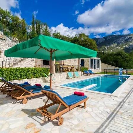 Breathtaking Scenic With Pool Villa Dubravka