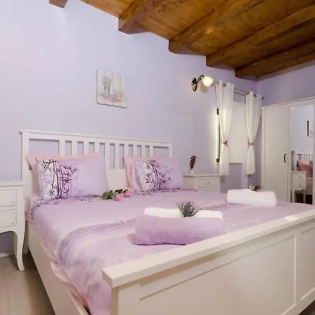 Breathtaking Scenic With Pool *