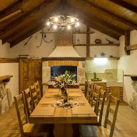 Breathtaking Scenic With Pool Villa