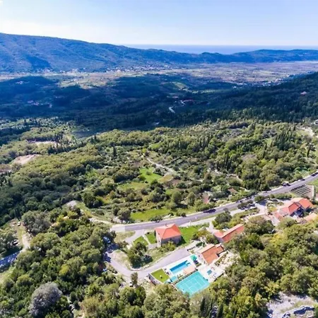 Villa Breathtaking Scenic With Pool