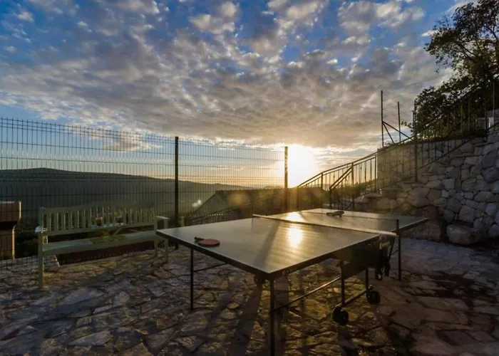 Breathtaking Scenic With Pool *