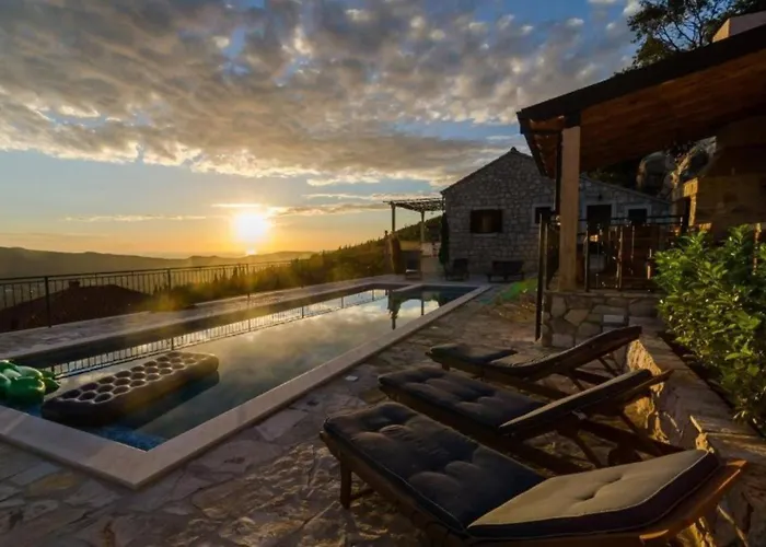 Breathtaking Scenic With Pool