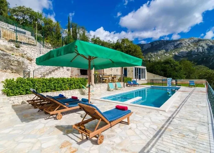 Breathtaking Scenic With Pool Villa Dubravka