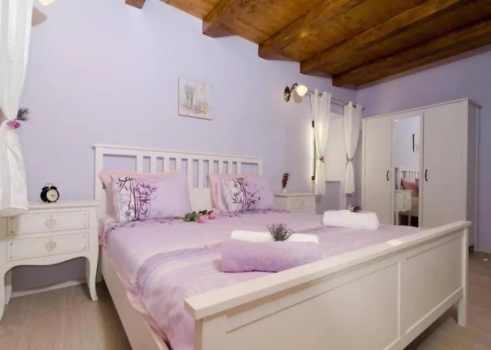 Breathtaking Scenic With Pool *