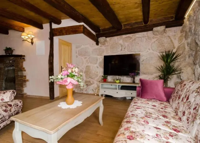 Breathtaking Scenic With Pool *